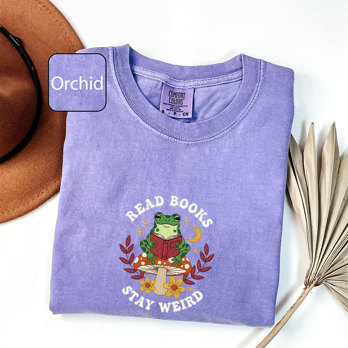 Custom Embroidered Read Books Frog T-Shirt - Funny Gift for Bookworms