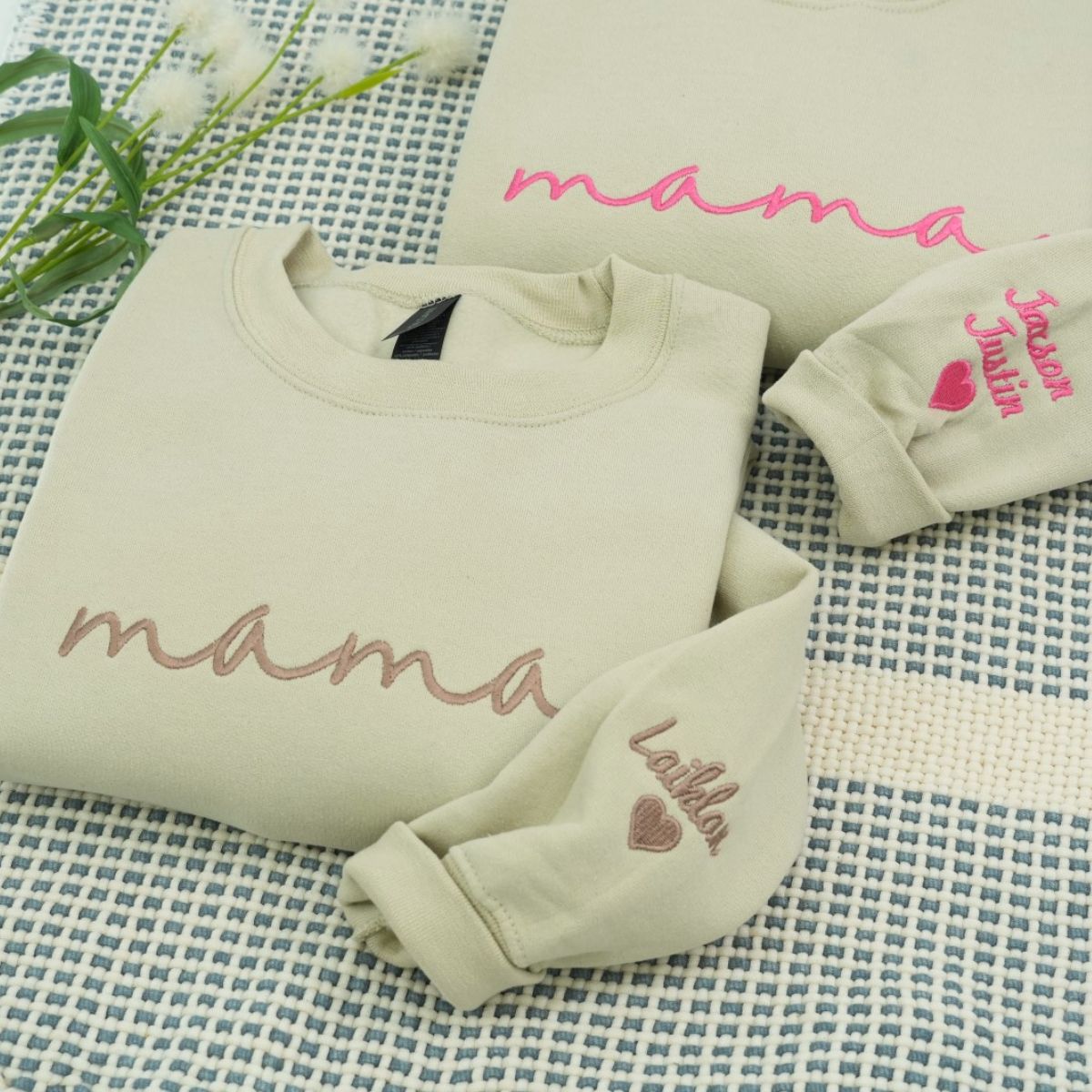 Script Custom Embroidered Hoodie - Personalized Mama Sweatshirt with Kids Names - Perfect Multi Chil
