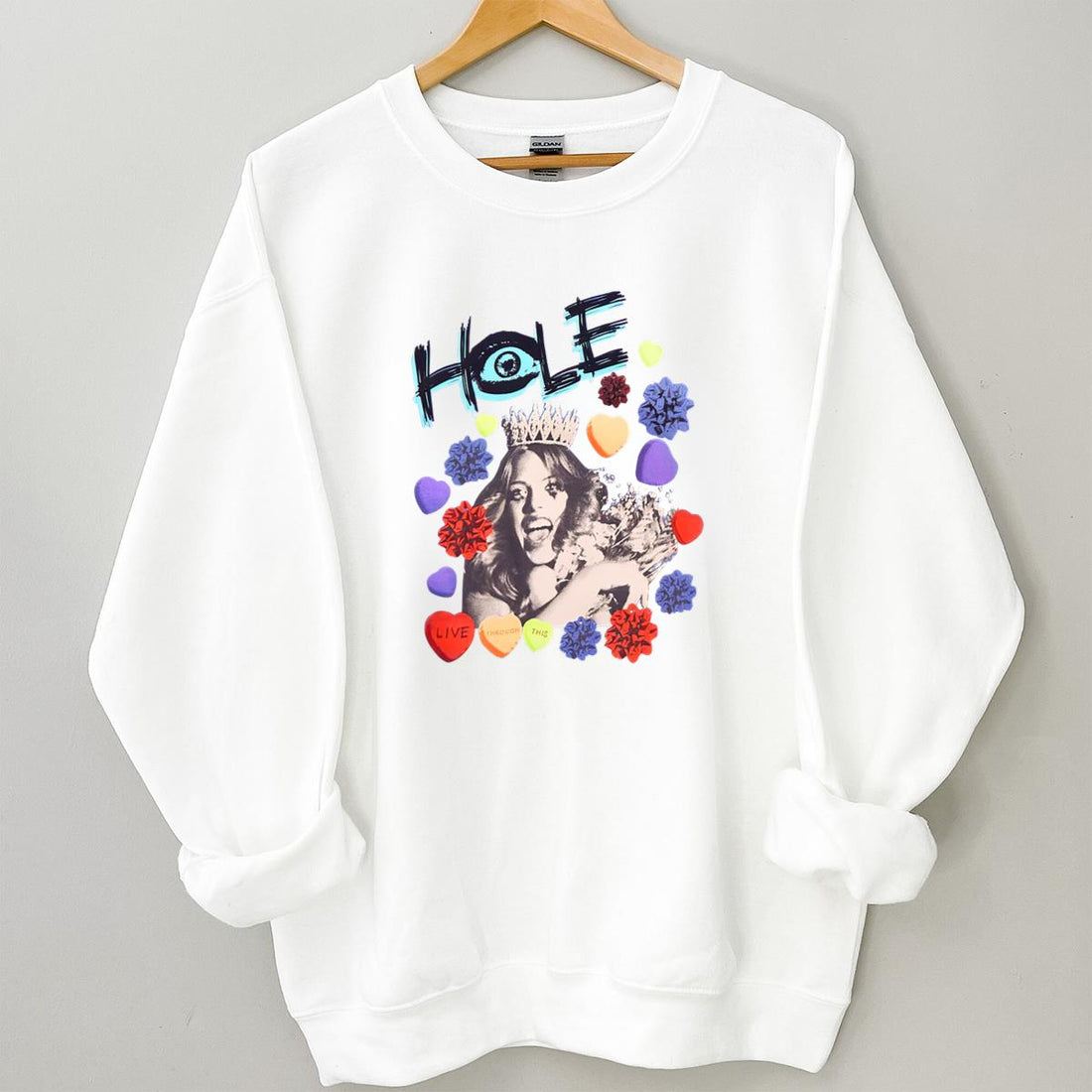Hole Live Through This Vintage 90s Grunge Candy Hearts Boyfriend Fit Creme Unisex T-Shirt 