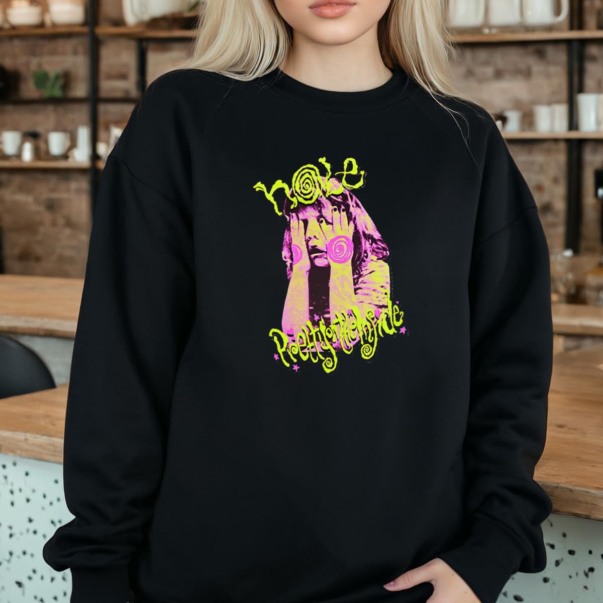 Hole Pretty On The Inside Vintage 90s Grunge Boyfriend Fit Black Unisex T-Shirt 