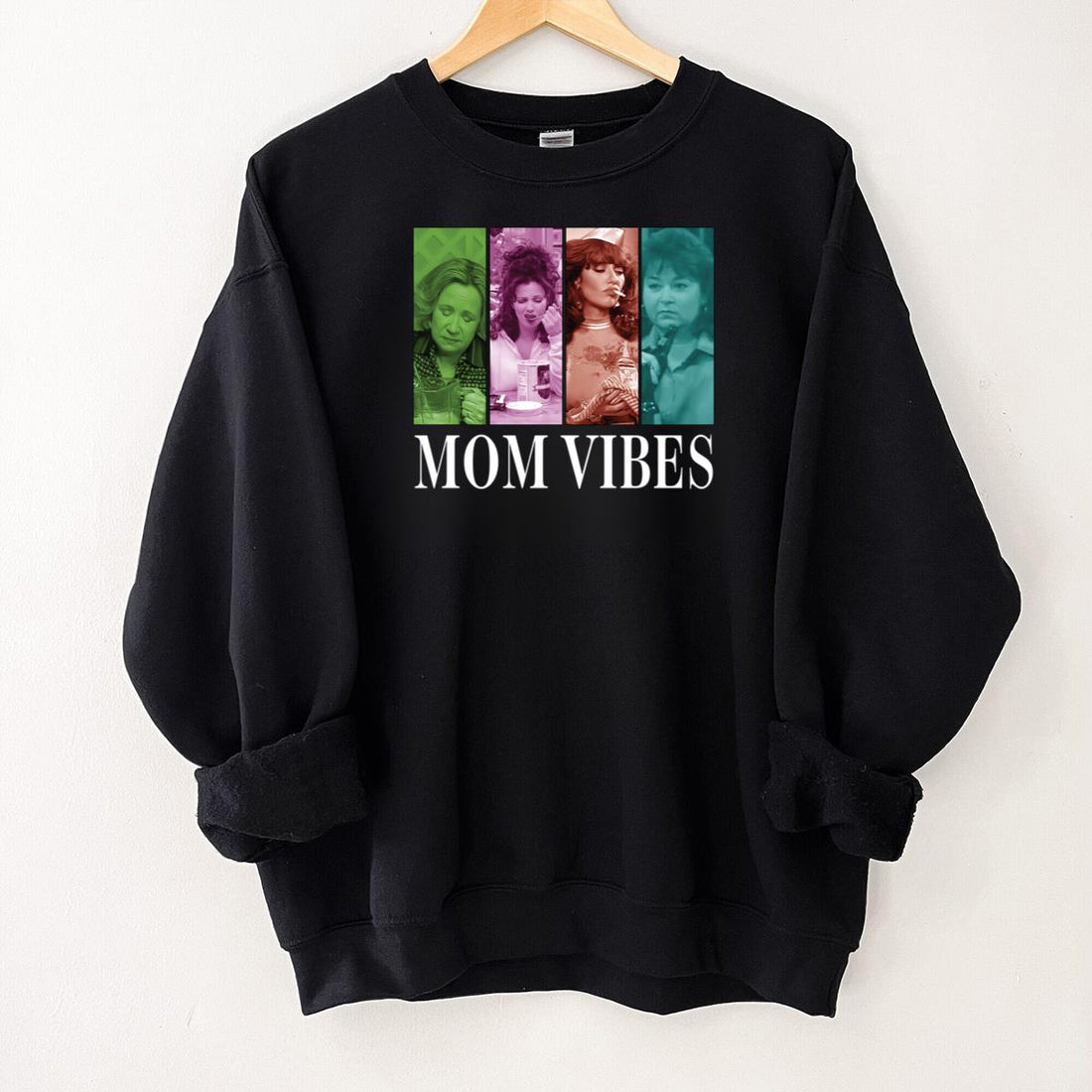 Mom Vibes Vintage 70s Kitty Forman Retro Design Unisex T-Shirt 