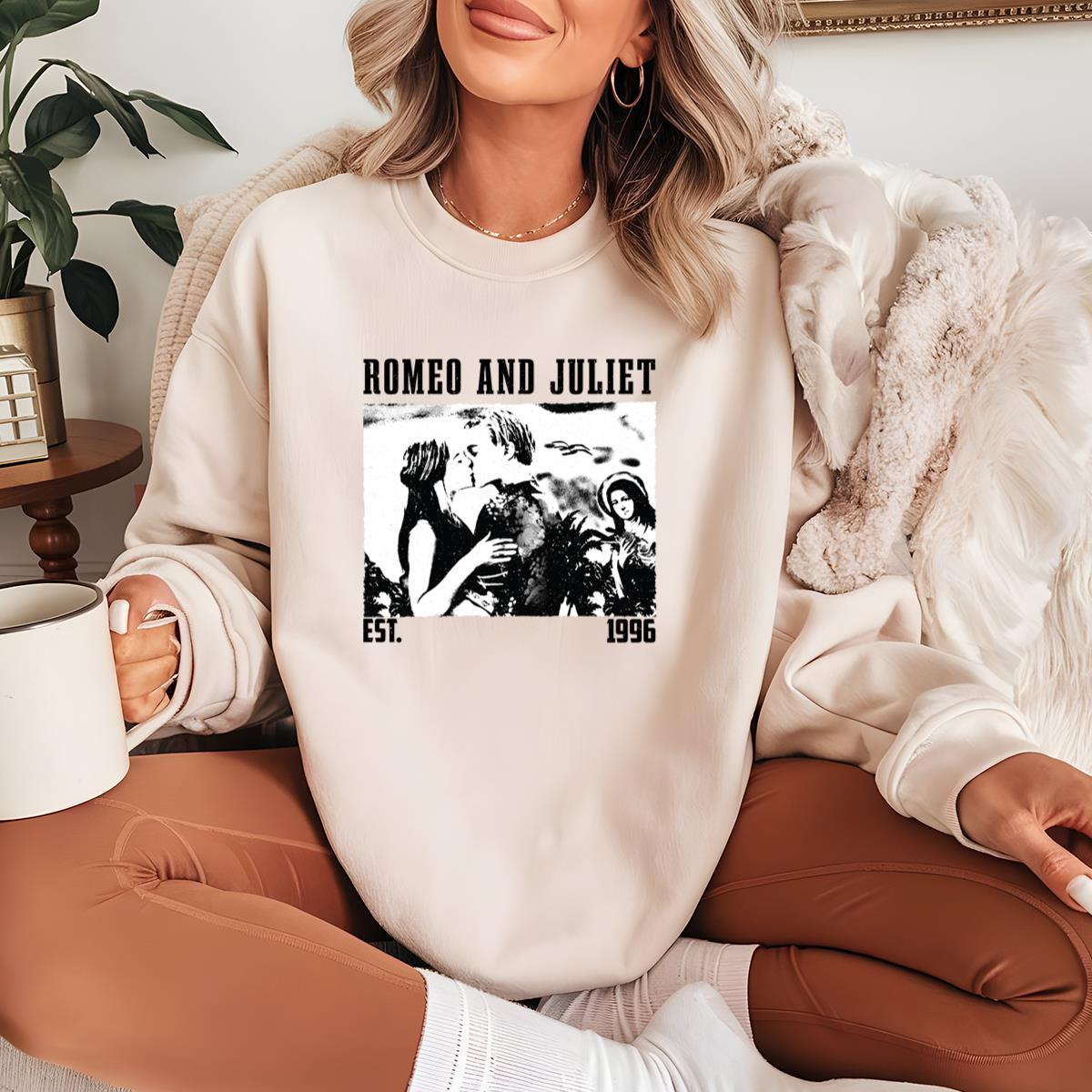Retro Romeo and Juliet 1996 Movie Romantic Graphic Unisex T-Shirt 