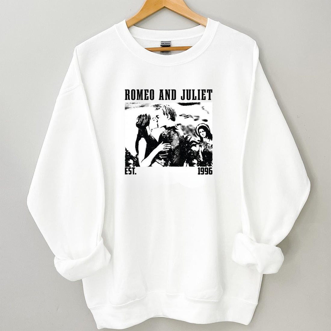Retro Romeo and Juliet 1996 Movie Romantic Graphic Unisex T-Shirt 