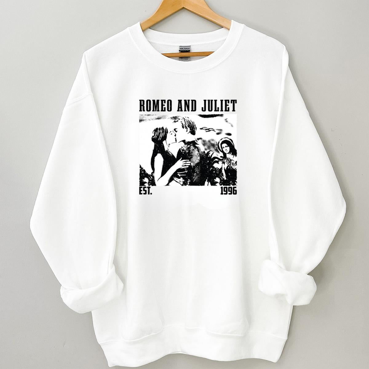 Retro Romeo and Juliet 1996 Movie Romantic Graphic Unisex T-Shirt 
