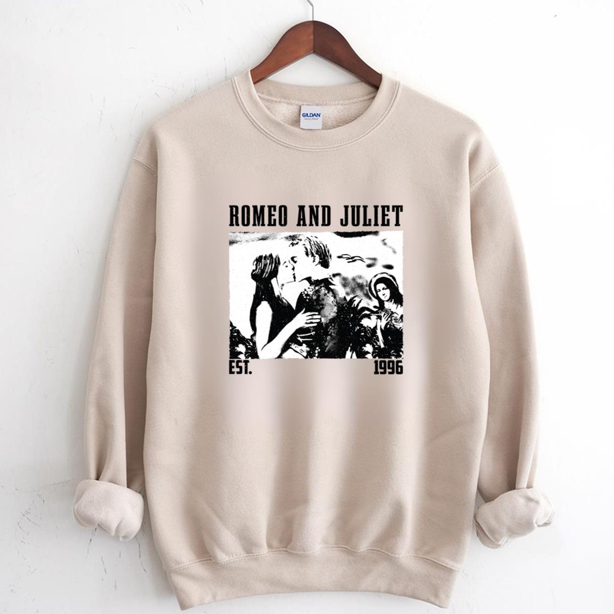 Retro Romeo and Juliet 1996 Movie Romantic Graphic Unisex T-Shirt 